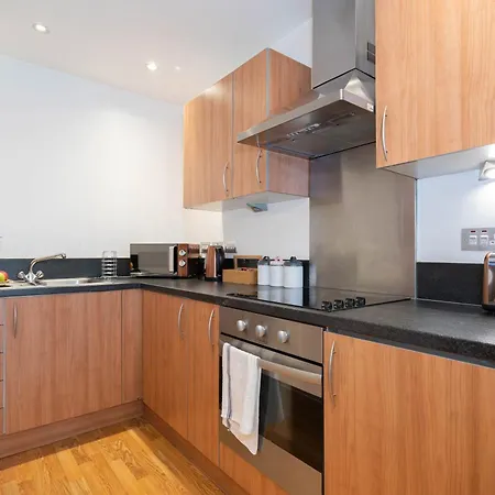 Centre - Balcony - Secure Parking - China Town - Arcadian - 37arc